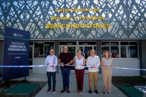 Inauguran en la UdeC laboratorio de semiconductores_a