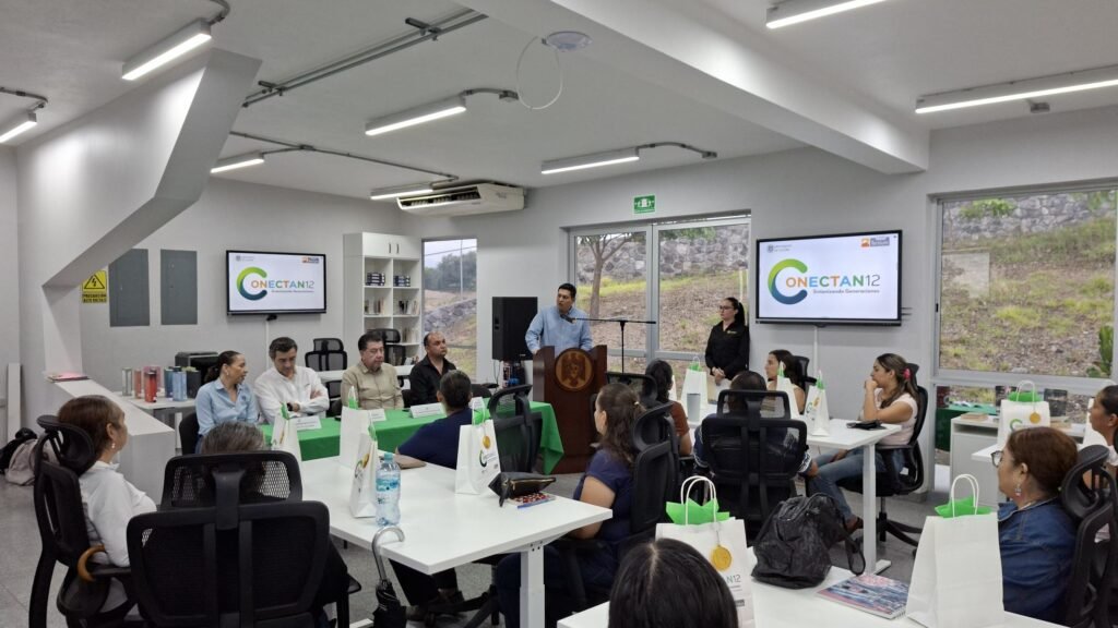 Inicia curso-taller Conectan12, en Cuauhtémoc_Gerardo