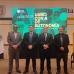 Analiza docente de Derecho de la UdeC tensiones entre autonomía universitaria y poder político