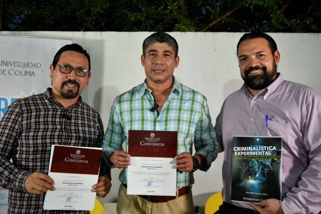 Presenta UdeC libro sobre ciencia y la investigación forense