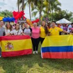 Estudiantes del Bachillerato 25 comparten tradiciones de distintos países en feria escolar