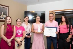 Reconoce RCO-ANUIES a Blanca Liliana Díaz por trabajo social_c