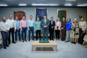 Visita a la UdeC del cónsul de Canadá en Guadalajara_a